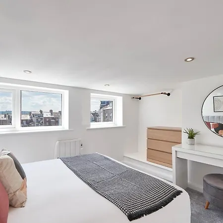 Host & - Pier View Penthouse *