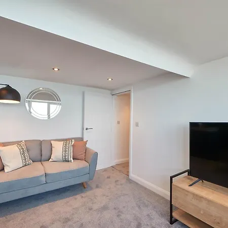 Host & - Pier View Penthouse