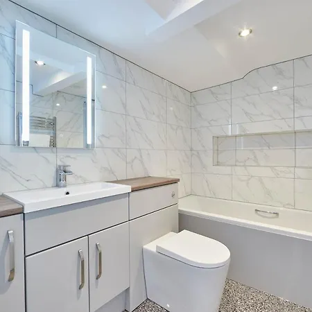 アパート Host & - Pier View Penthouse ウィットビー